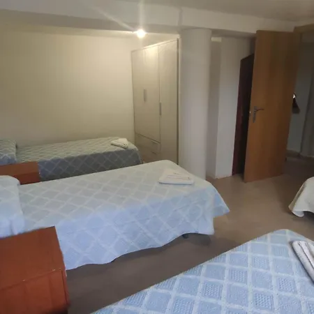 Semesterbostad Casa Rural La Ermita Del Viso Monterrubio de Armuna