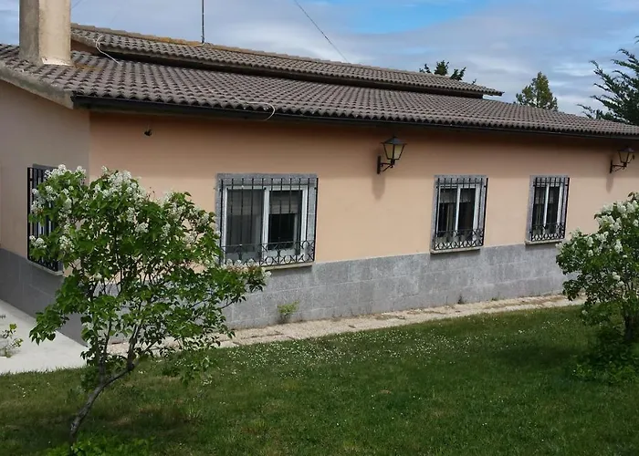 Casa Rural La Ermita Del Viso Монтеррубио-де-Армунья